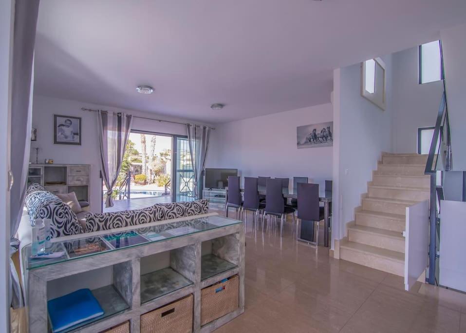 Villa Moderna Con Piscina エル・カンページョ エクステリア 写真
